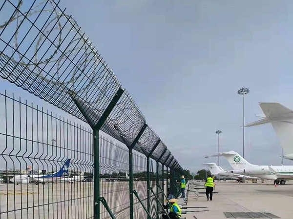 機場鋼筋網(wǎng)圍界圖片2 機場鋼筋網(wǎng)圍界圖片2