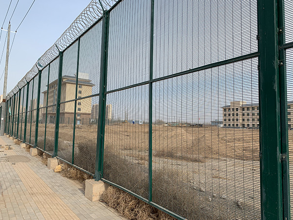 監(jiān)獄鋼網墻圖片4 監(jiān)獄鋼網墻圖片4