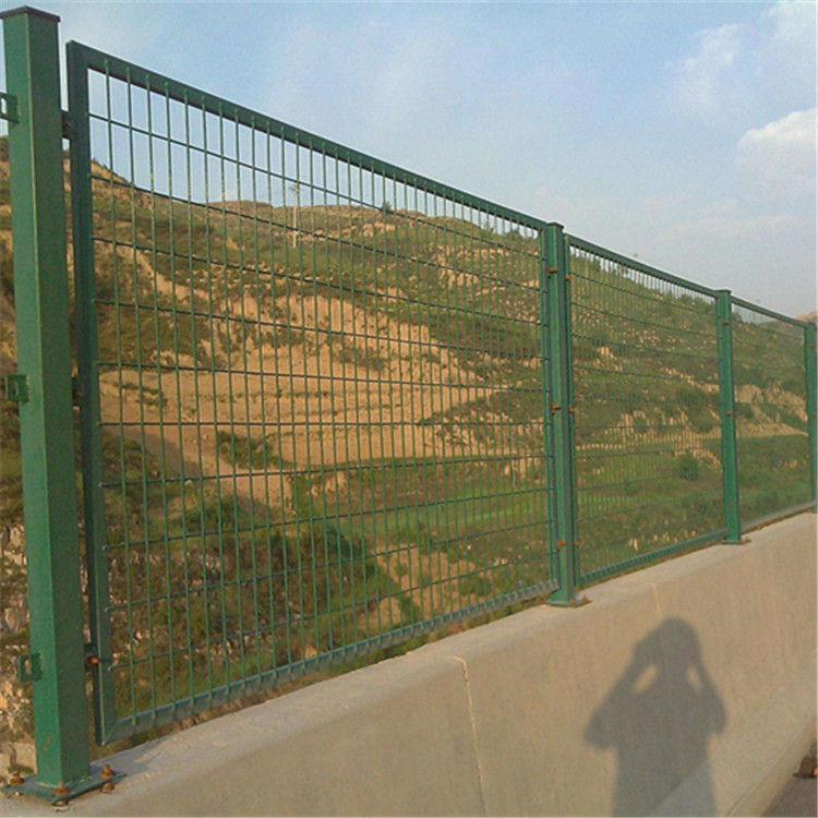 橋梁防拋網(wǎng)案例展示圖片4 橋梁防拋網(wǎng)案例展示圖片4